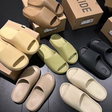 Yeezy Slides Pallet